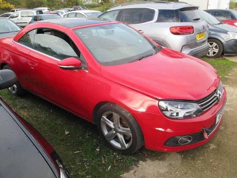 Red Used 2011 VW Eos SE Cabriolet | £600 - Image 1/4
