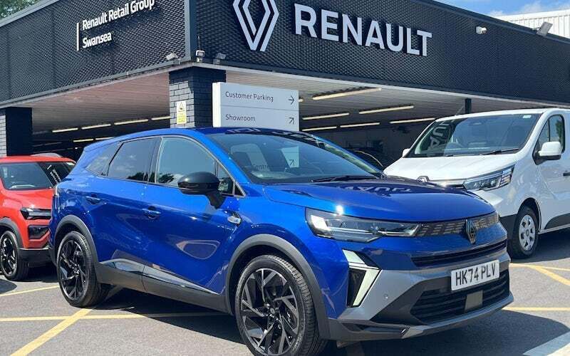 Blue Used 2024 Renault Symbioz Techno Esprit Alpine SUV | £25,480 (A bit pricey) - Image 1/3