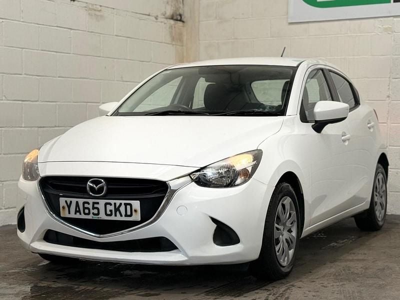 Used Mazda 2 2016 White Hatchback