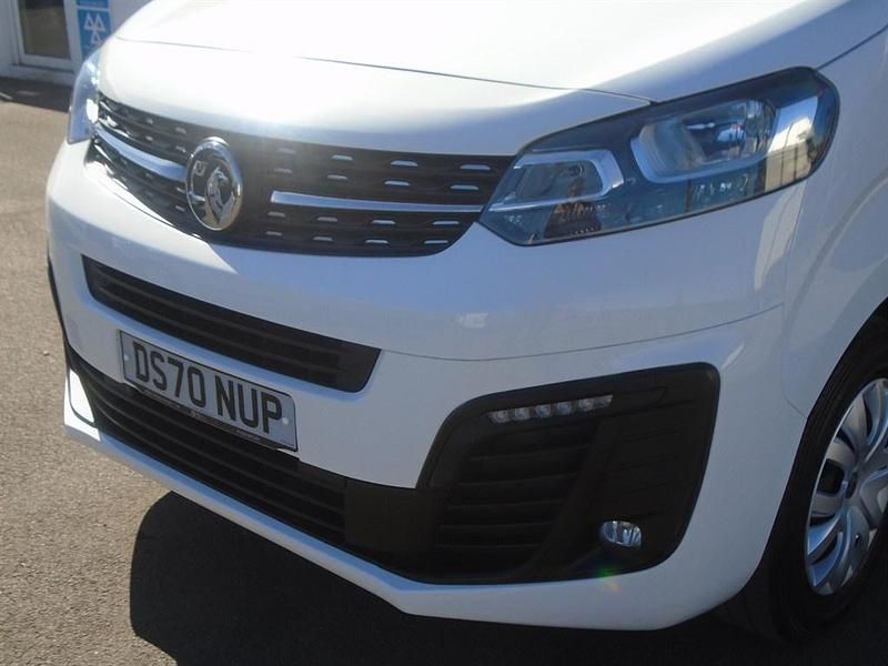 Used Vauxhall Vivaro Sportive 100 HP (73 kW) 2020 White MPV