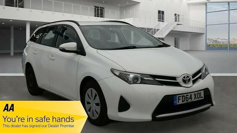 White Used 2014 Toyota Auris Active Estate | £4,495 (Fair price) - Image 1/3