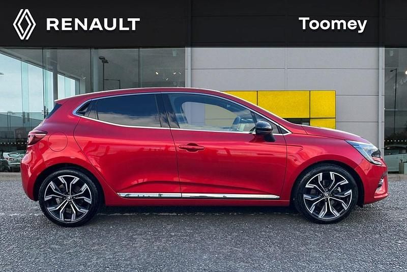 Used Renault Clio V Techno 140 HP (102 kW) 2023 Red Hatchback