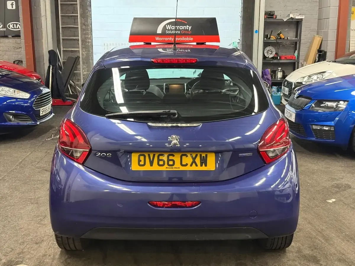 Used Peugeot 208 Active 80 HP (58 kW) 2016 Blue Hatchback