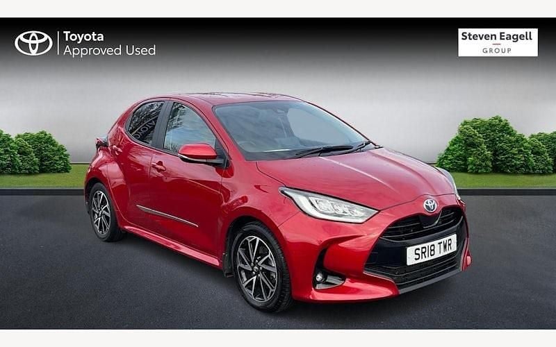 Used 2025 Toyota Yaris Hybrid Design Hatchback | £17,722 (Good price) - Image 1/4