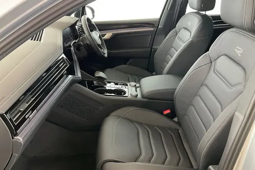 New VW Touareg Black Edition 286 HP (210 kW) 2026 Silver SUV