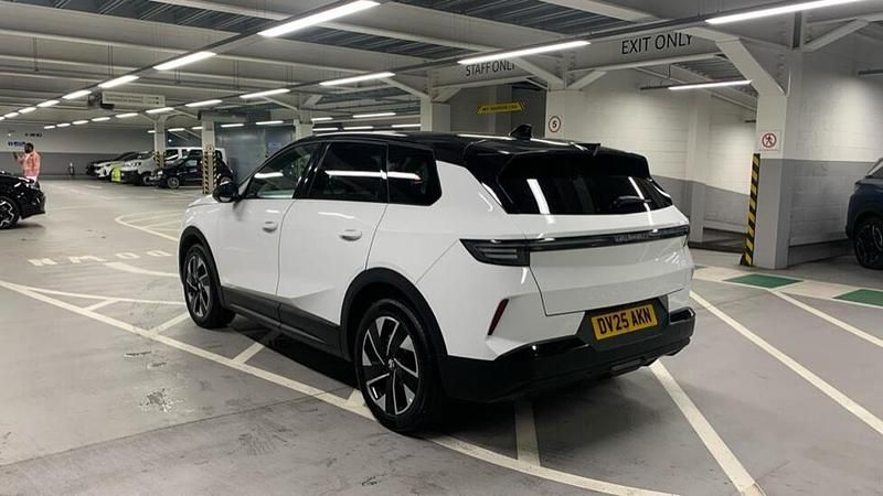 Used Vauxhall Grandland X Ultimate 134 HP (98 kW) 2025 White SUV