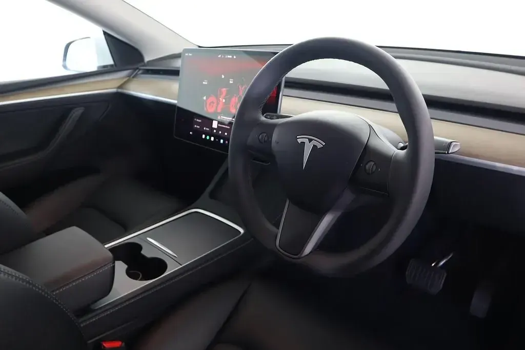 Usado Tesla Model Y 85 kW (116 HP) 2023 Branco SUV