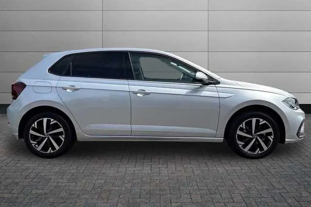 Used VW Polo Match 95 HP (69 kW) 2024 Reflex silver Hatchback