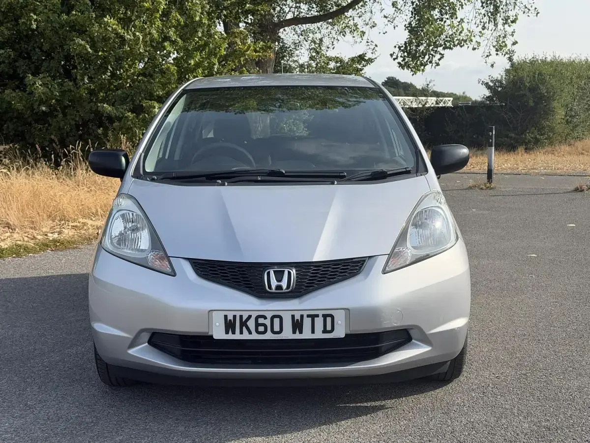 Used Honda Jazz S 90 HP (66 kW) 2010 Silver Hatchback