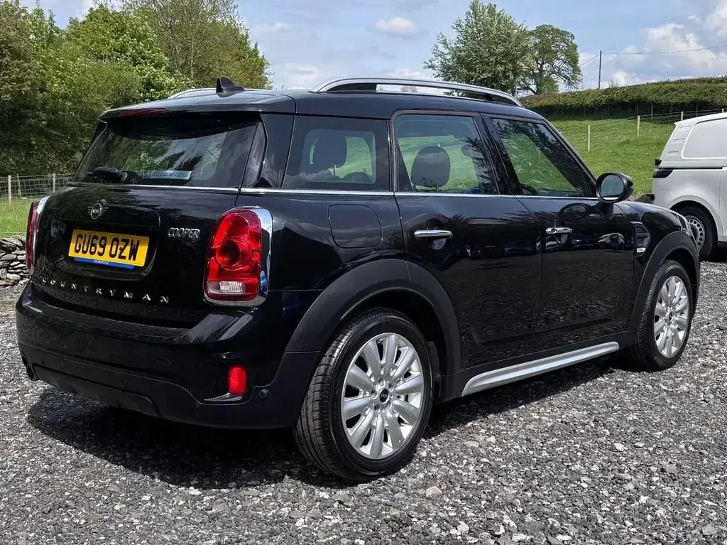 Używany Mini Cooper Classic 136 KM (100 kW) 2019 Czarny Hatchback