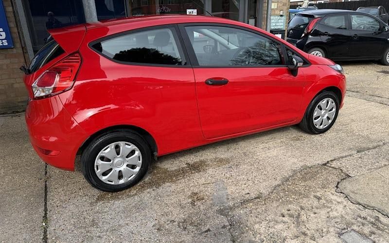 Used Ford Fiesta Studio 60 HP (44 kW) 2016 Hatchback