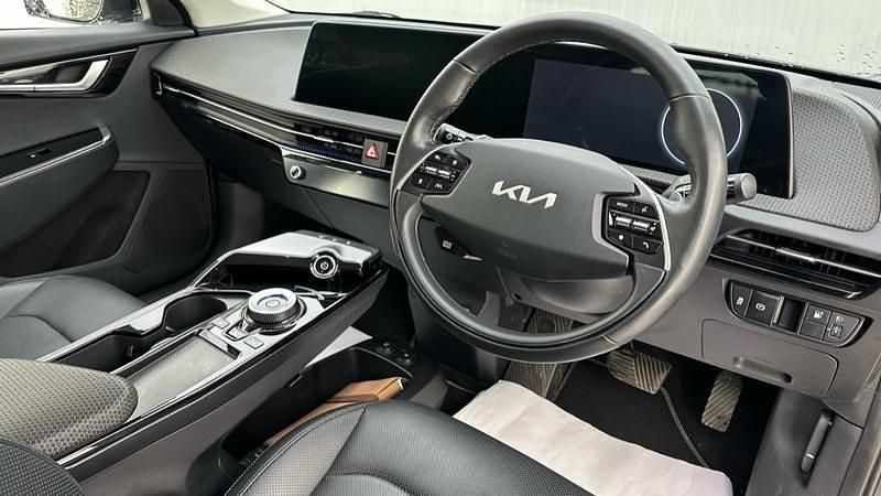 Begagnad Kia EV6 Air 166 kW (226 HK) 2021 Grå SUV