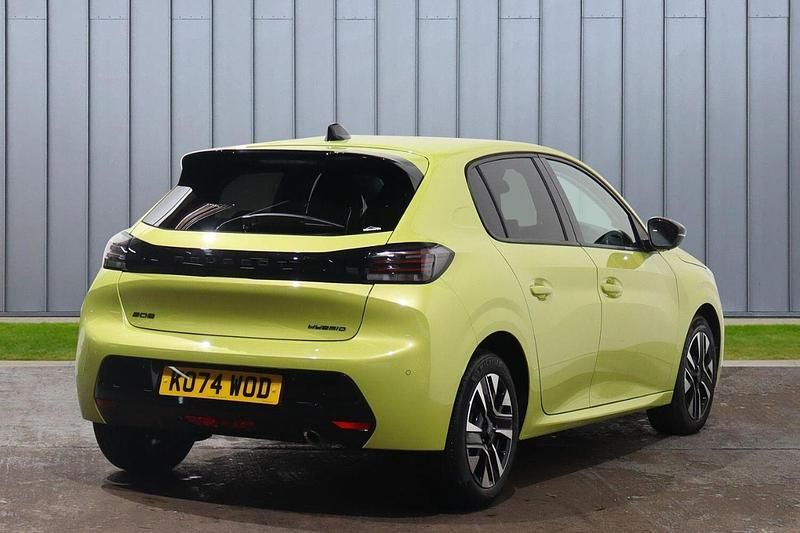 Used Peugeot 208 Allure 99 HP (72 kW) 2025 Yellow Hatchback