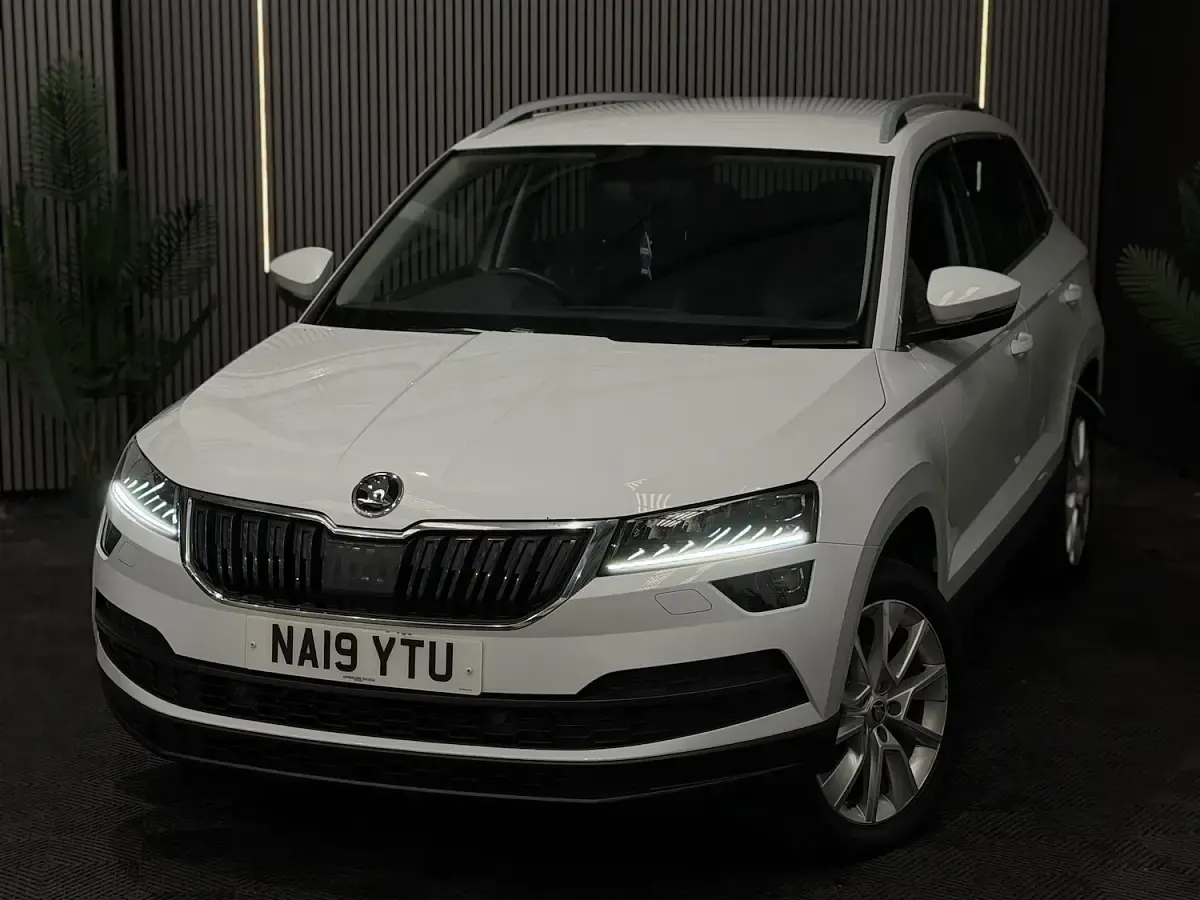 Used Skoda Karoq SE L 2019 White SUV
