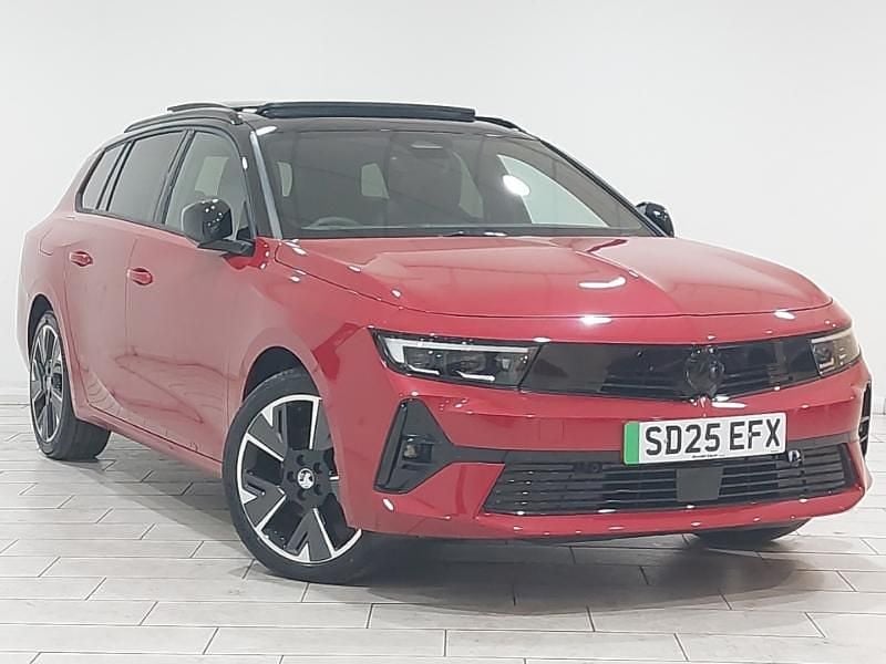 Red New 2025 Vauxhall Astra Ultimate Estate | £25,998 (Good price) - Image 1/4