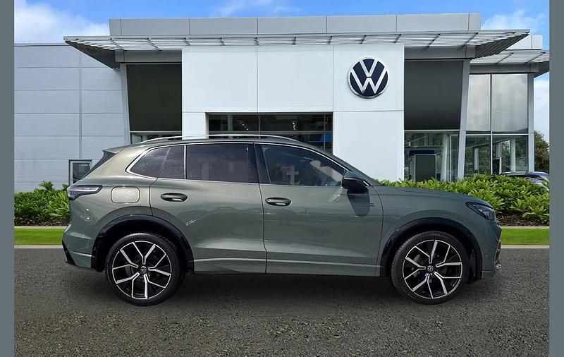 Used VW Tiguan Edition 147 HP (108 kW) 2024 Green SUV