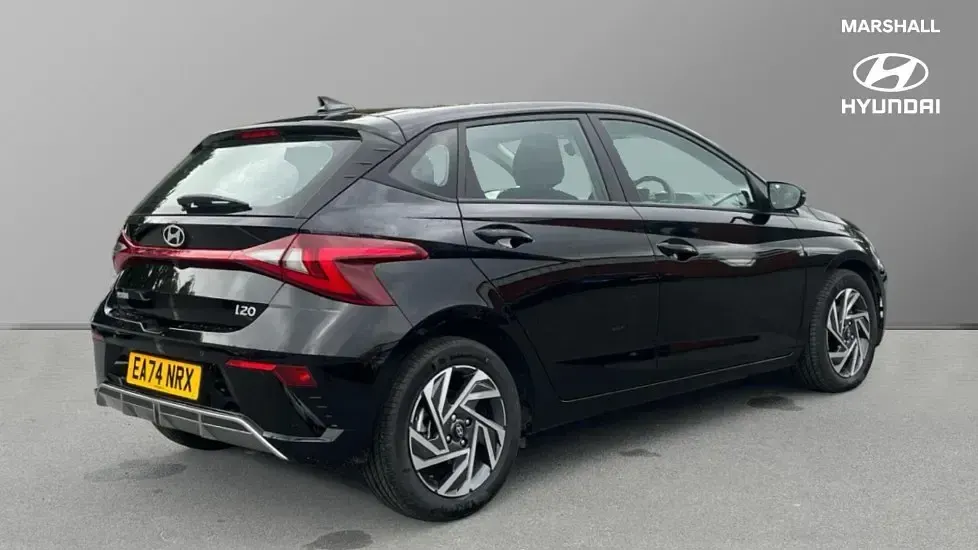 Used Hyundai i20 Advanced 100 HP (73 kW) 2025 Black Hatchback