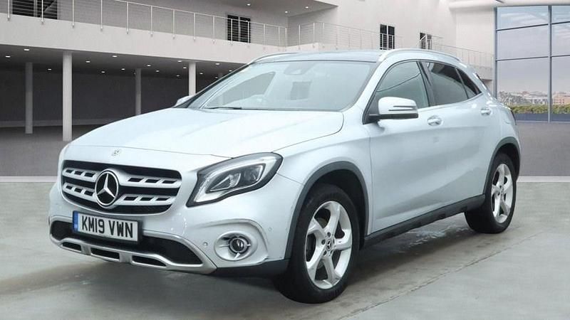 Used Mercedes GLA200 Premium Plus 136 HP (100 kW) 2019 Silver SUV
