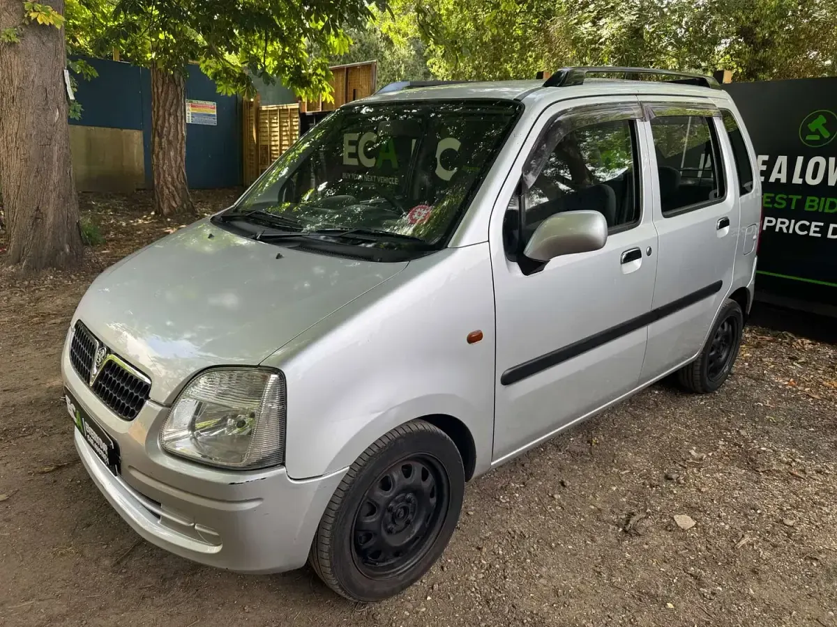 Used Vauxhall Agila Club 74 HP (54 kW) 2003 Silver MPV