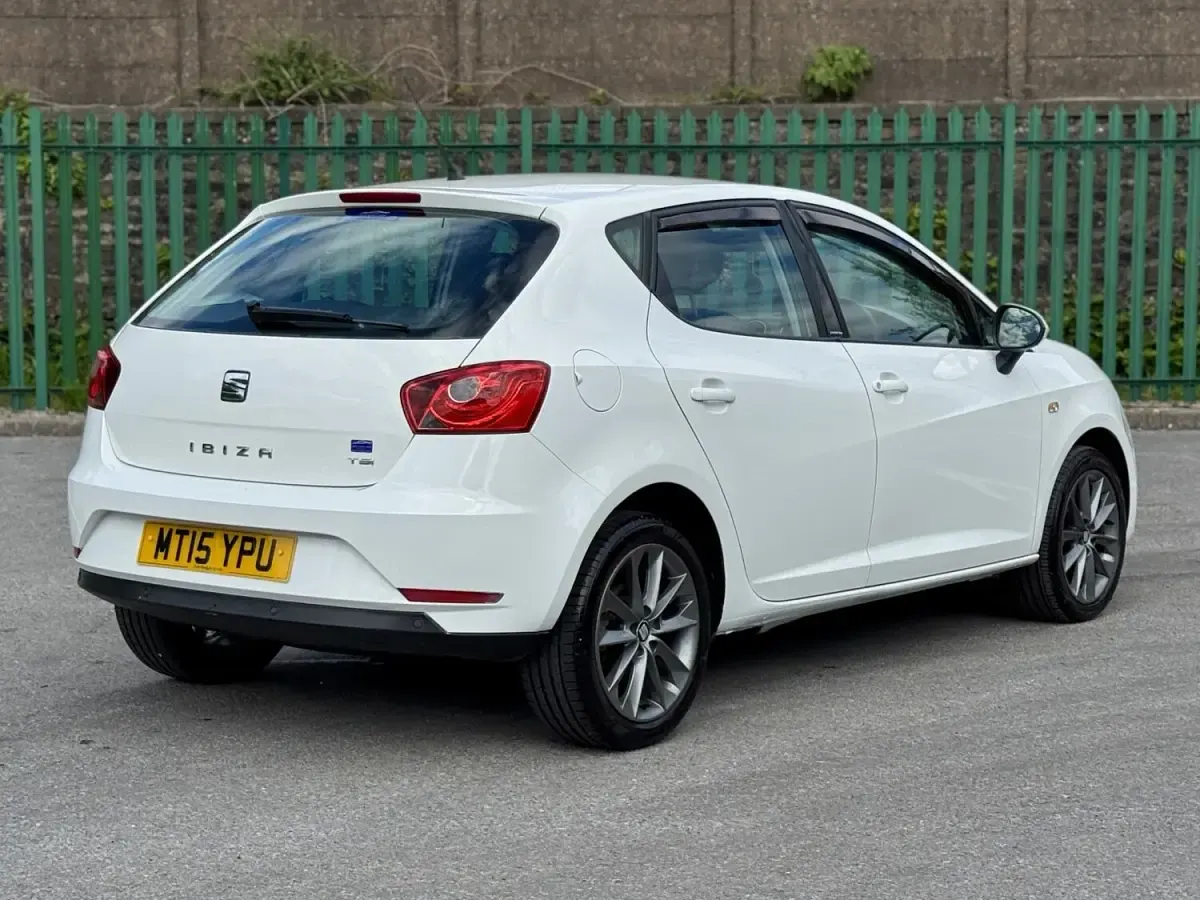 Used Seat Ibiza I-Tech 105 HP (77 kW) 2015 White Hatchback