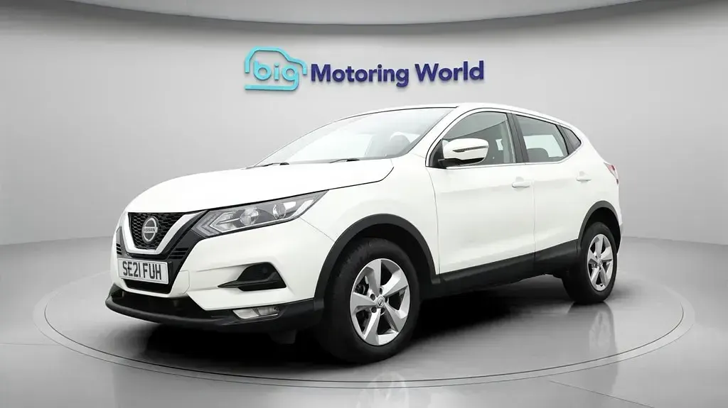 Used Nissan Qashqai Acenta Premium 160 HP (117 kW) 2021 White SUV