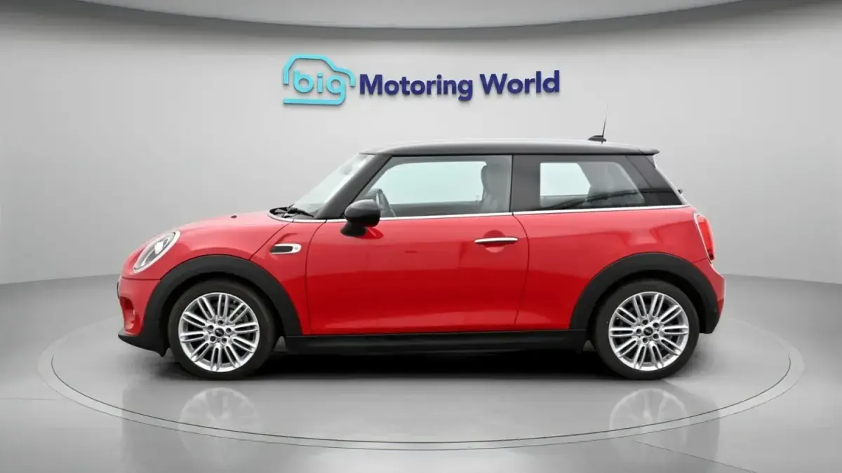 Usado Mini Cooper Exclusive 134 HP (98 kW) 2019 Vermelho Citadino