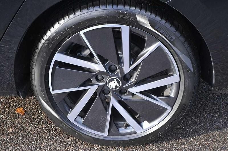 Used Skoda Octavia SportLine 148 HP (108 kW) 2025 Black magic pearl effect Hatchback