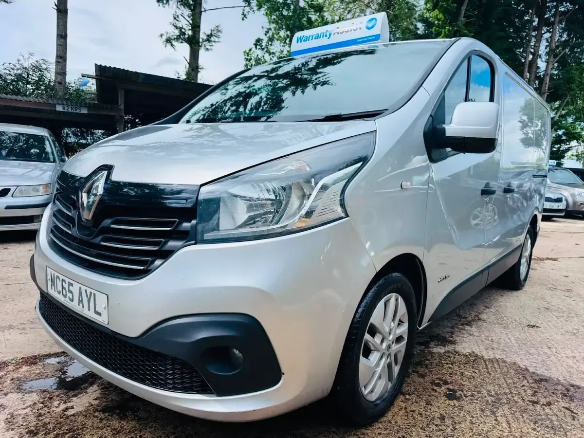 Used Renault Trafic 2015 Silver MPV