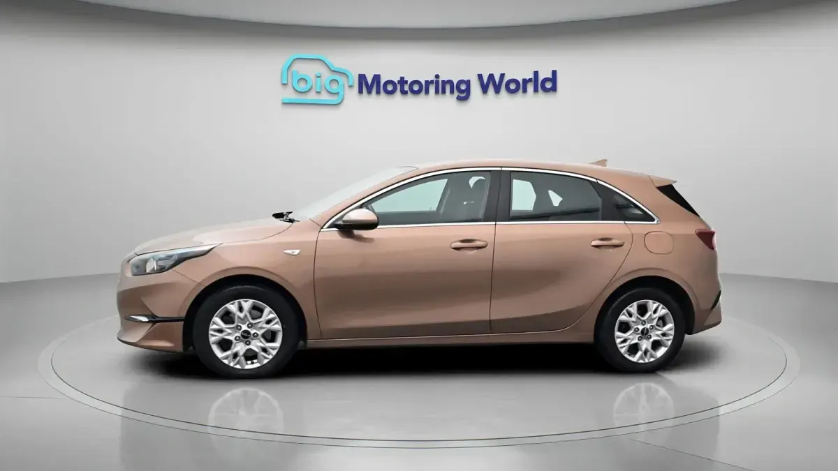 Used Kia Ceed 134 HP (98 kW) 2022 Bronze Hatchback