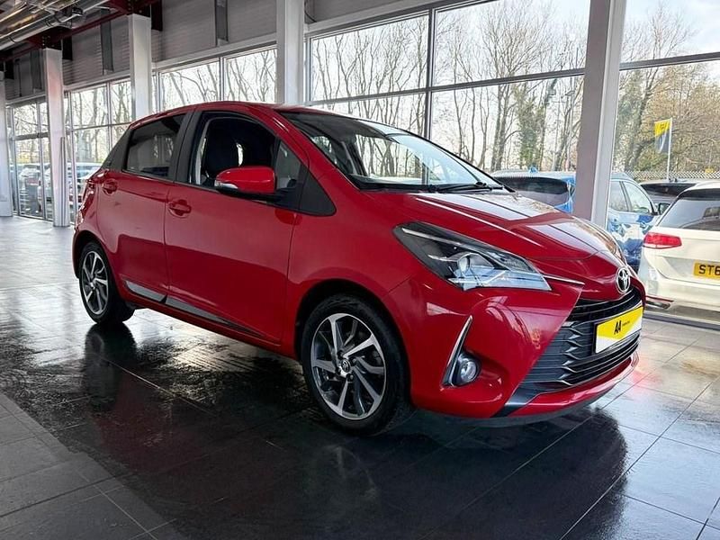 Used Toyota Yaris 111 HP (81 kW) 2020 Red Hatchback