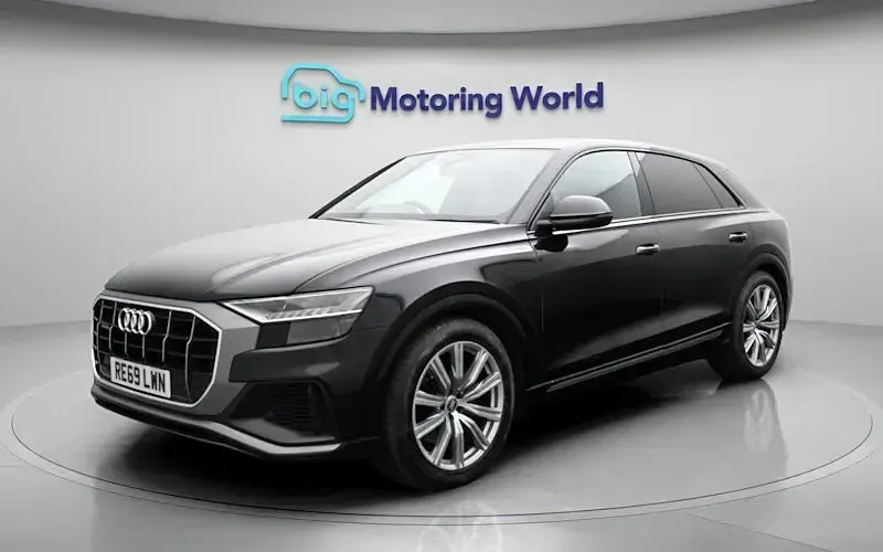 Używany Audi Q8 S-Line 286 KM (210 kW) 2023 SUV