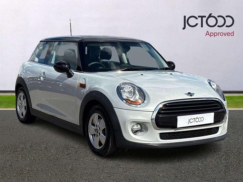 Silver Used 2018 Mini Cooper Hatch Hatchback | £10,000 (Fair price) - Image 1/4