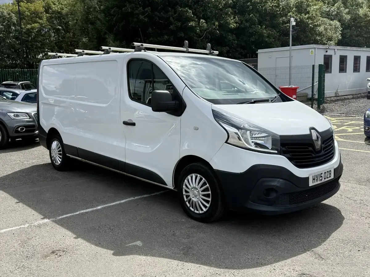 Used Renault Trafic Business 2015 White MPV