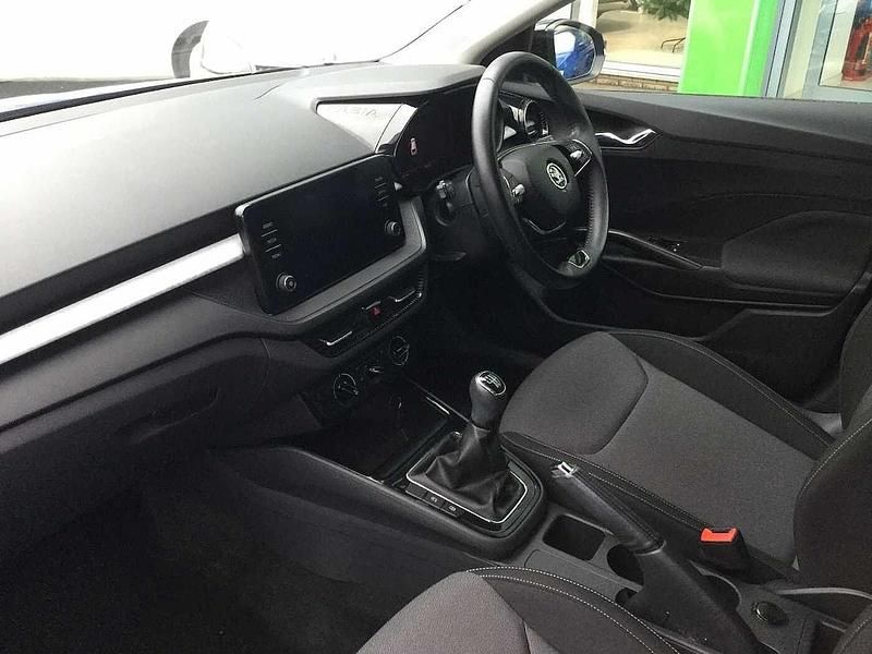 Used Skoda Fabia Colour Edition 59 HP (43 kW) 2023 Race blue metallic black body / magic pearl effect roof Hatchback