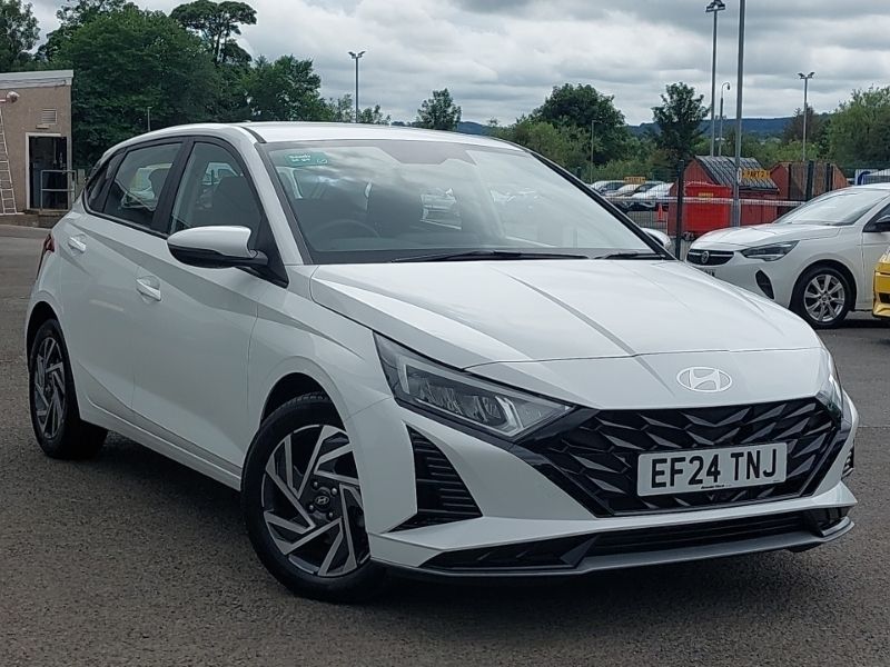White Used 2024 Hyundai i20 Advanced Hatchback | £15,998 (Fair price) - Image 1/4
