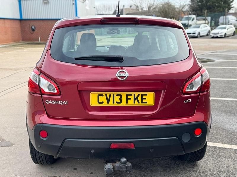 Used Nissan Qashqai Acenta 2013 Red SUV