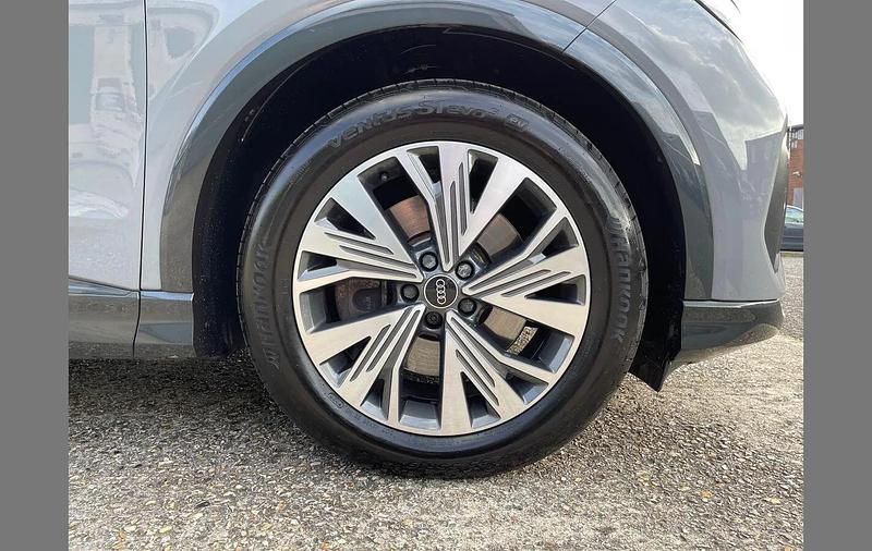 Used Audi Q4 e-tron Sport 150 kW (204 HP) 2023 Grey SUV