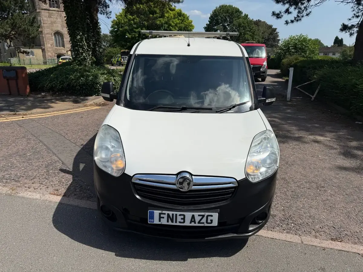 Used Vauxhall Combo 2013 White MPV