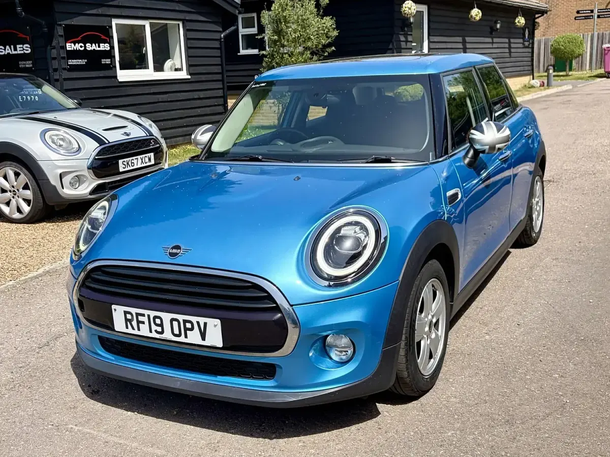 Used Mini Cooper Classic 2019 Blue Hatchback