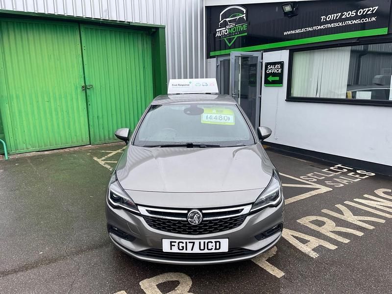 Used Vauxhall Astra SRi 150 HP (110 kW) 2017 Grey Hatchback