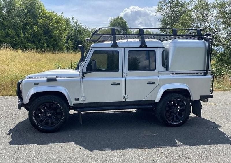 Used Land Rover Defender 122 HP (89 kW) 2014 Silver SUV