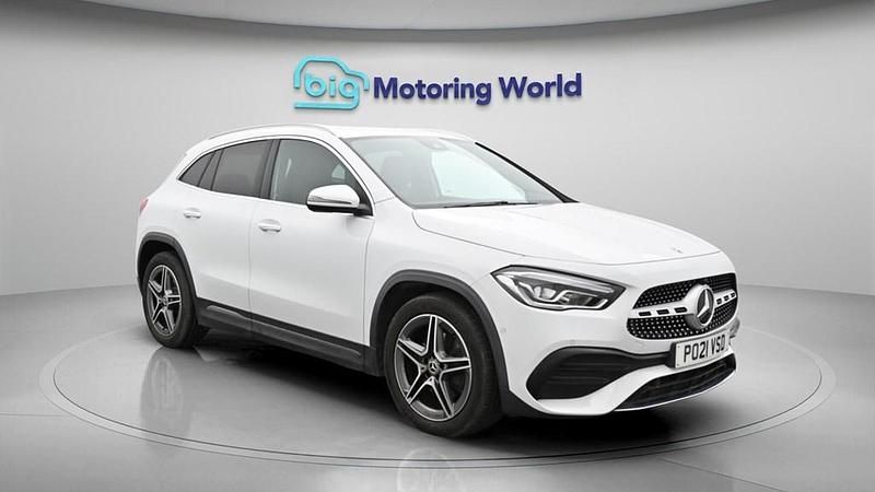 Used Mercedes GLA200 Executive 163 HP (119 kW) 2021 White SUV