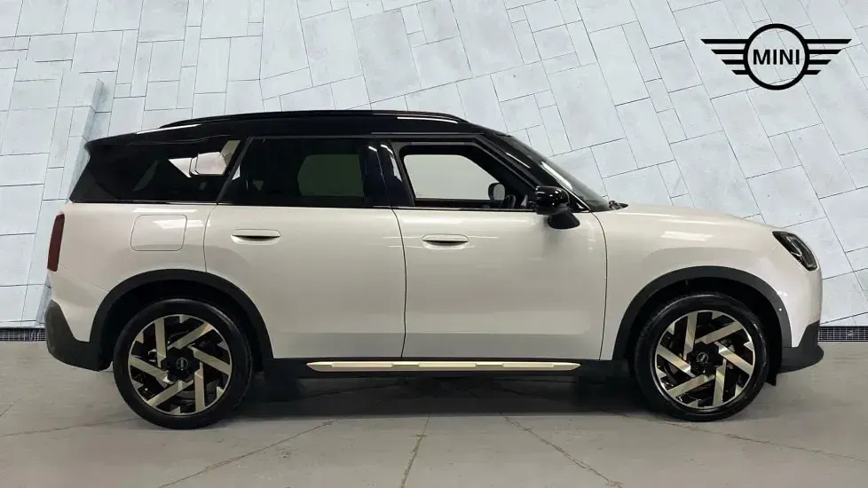Used Mini Countryman 168 HP (123 kW) 2024 White SUV