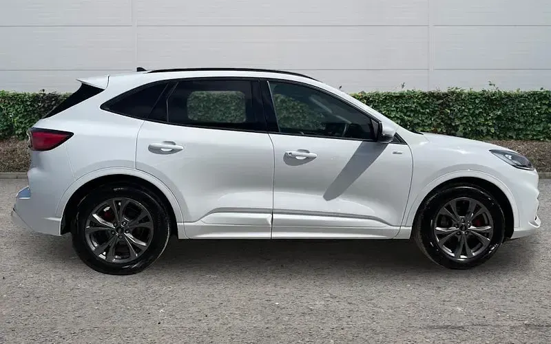 Used Ford Kuga ST-Line 190 HP (139 kW) 2023 White SUV