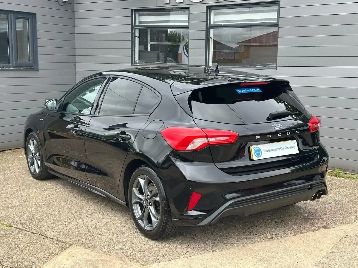 Used Ford Focus ST-Line 120 HP (88 kW) 2018 Black Hatchback