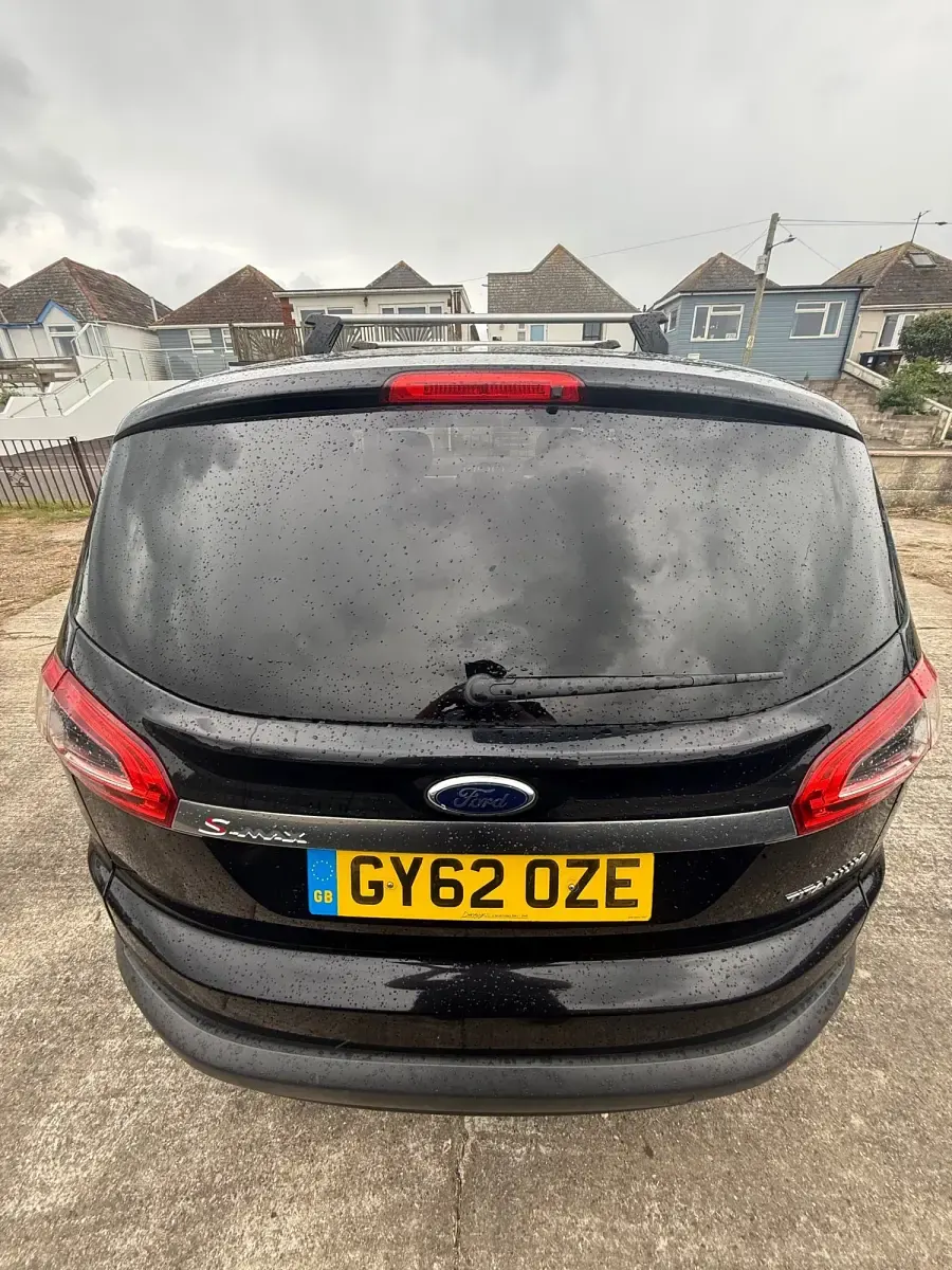 Usado Ford S-MAX Titanium 140 HP (102 kW) 2012 Preto Monovolume