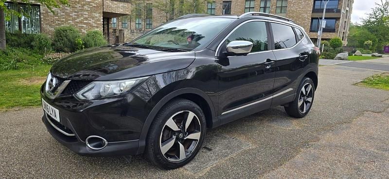 Used Nissan Qashqai N-Connecta 115 HP (84 kW) 2016 Black SUV