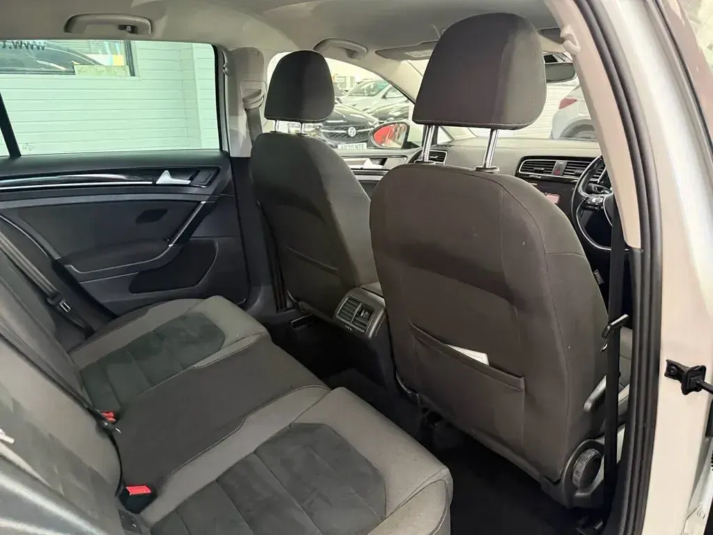 Used VW Golf VII GT 130 HP (95 kW) 2019 White Hatchback