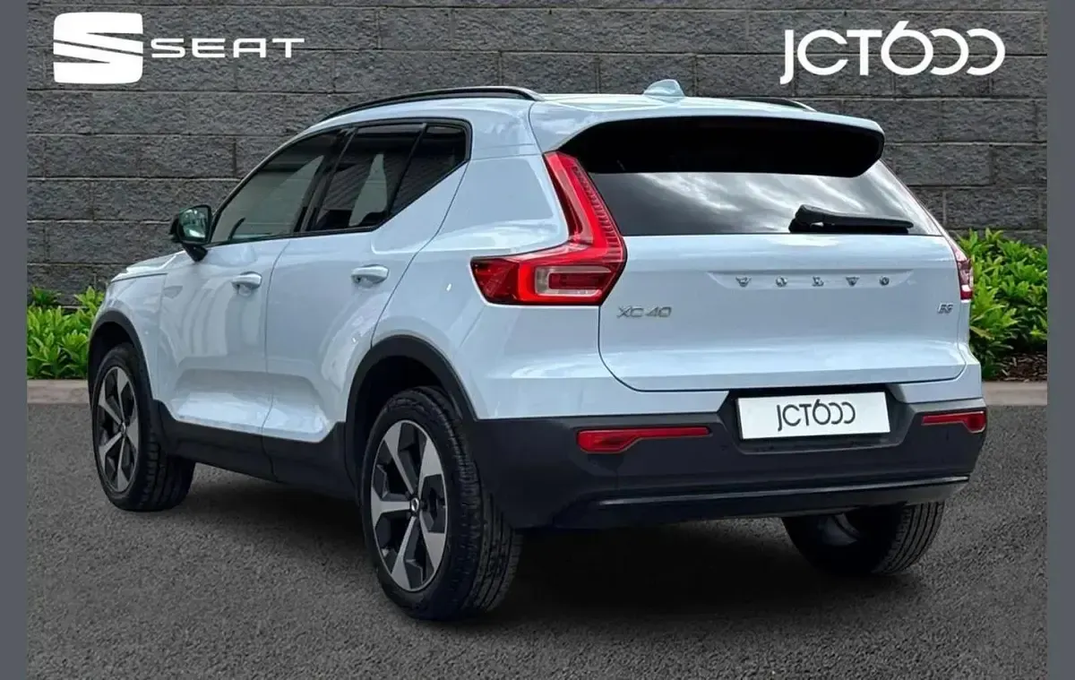 Usado Volvo XC40 Plus 161 CV (118 kW) 2024 Azul SUV