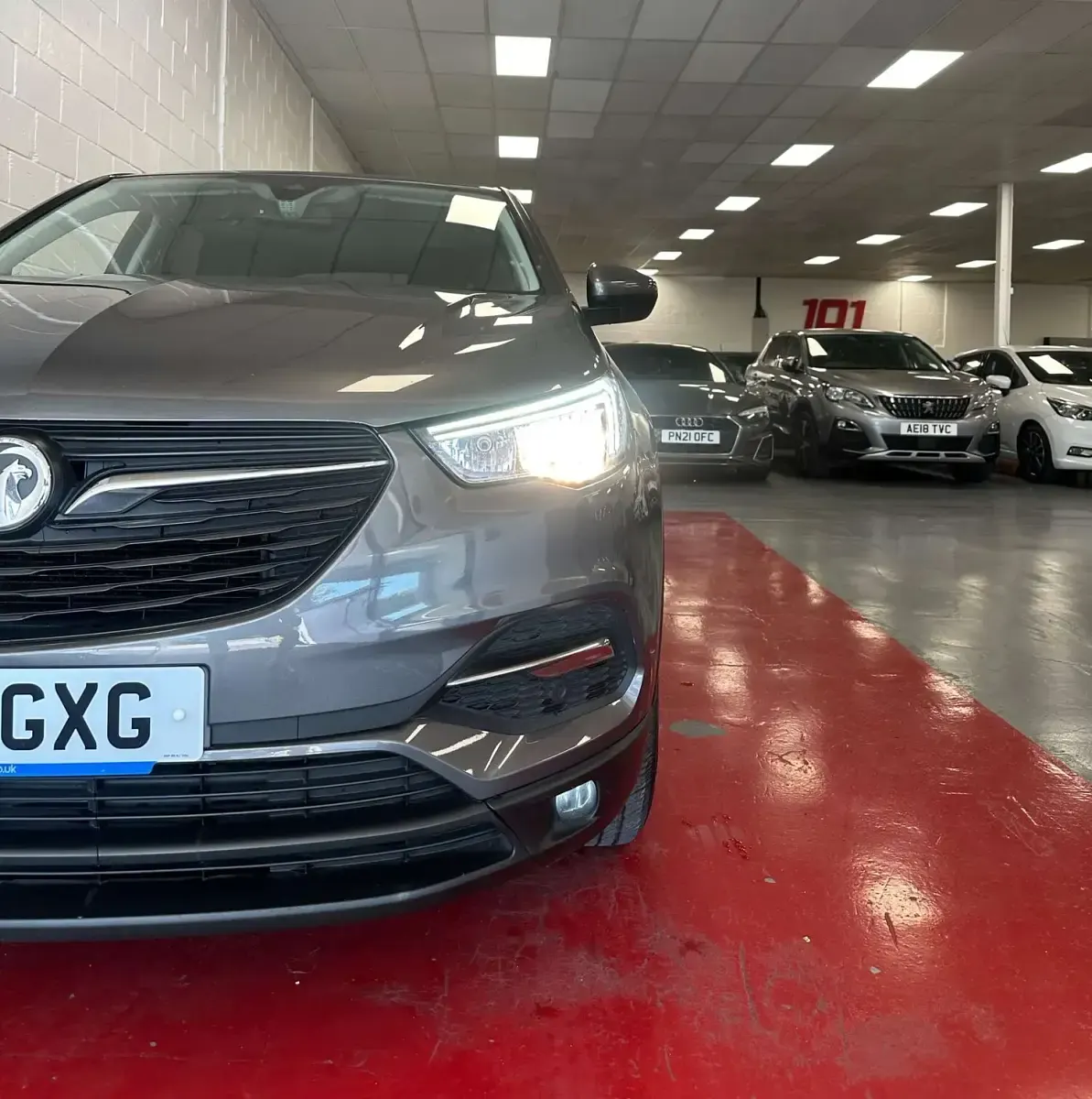 Used Vauxhall Grandland X S 130 HP (95 kW) 2019 Grey SUV